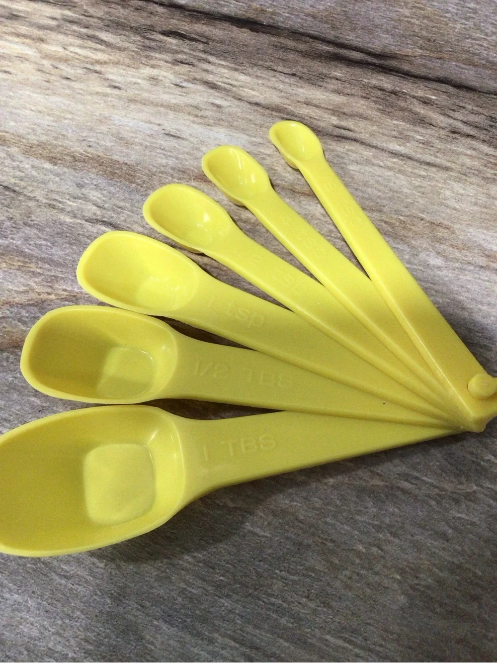 Vtg Rubbermaid Yellow Nesting Measuring Spoons Set 6pc 2231-2236 Plastic Ring